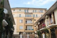 окно в окно.jpg