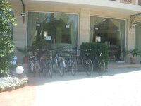 Парковка для велов у отеля Афродита Палац (СБ).jpg