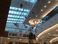 Необычные украшения в одном из ТЦ Бургасса.jpg